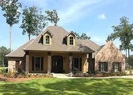 Residential home with manicured lawn